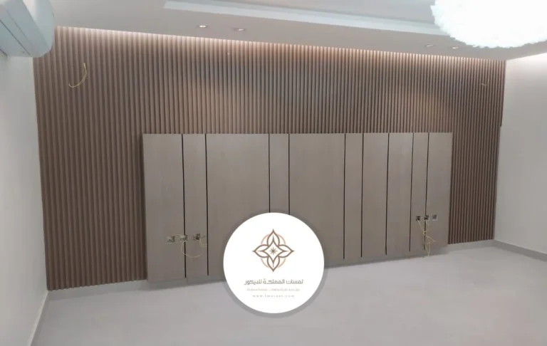 ديكور مرايا مع اضاءة الاحساء